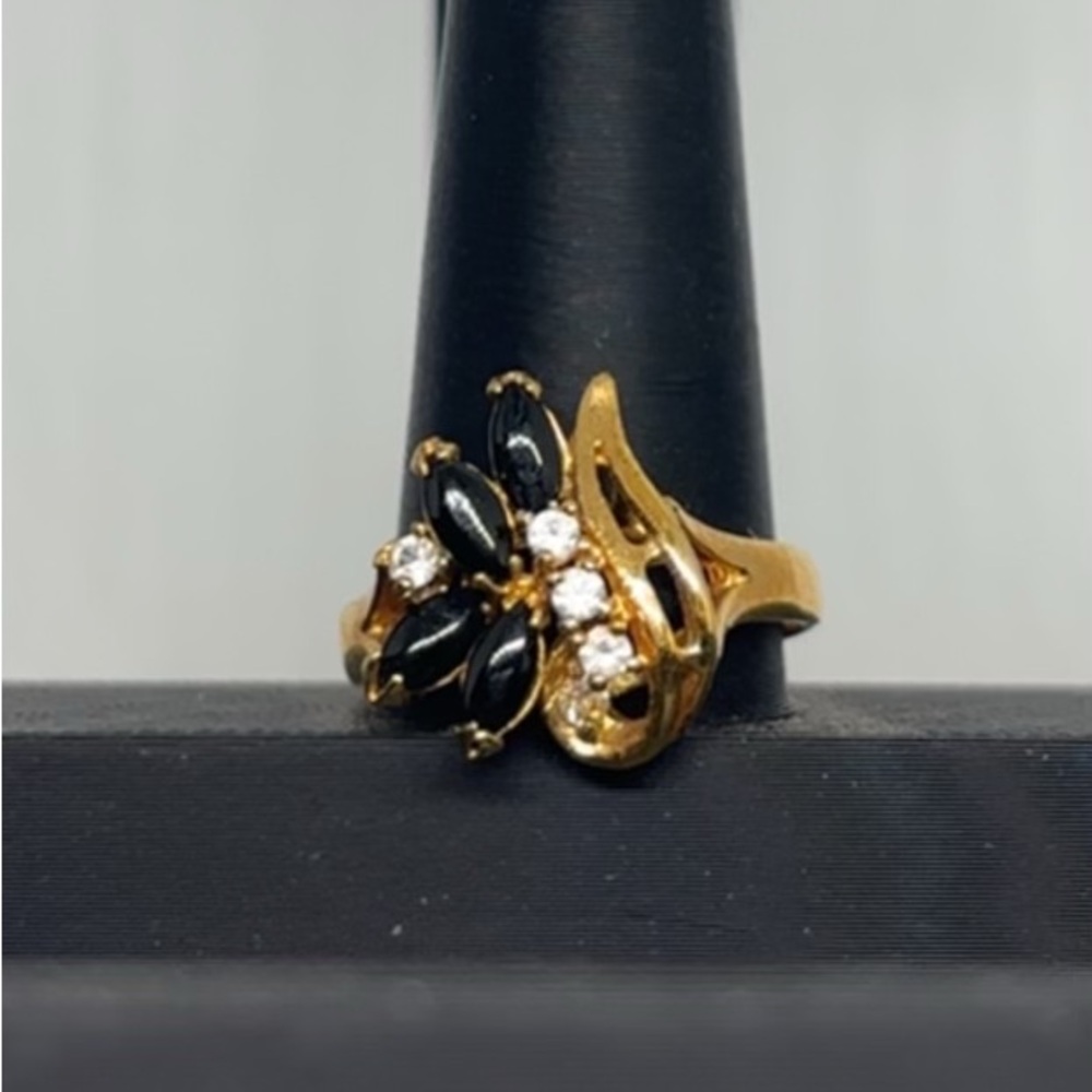 Vintage 90s Gold and Black Floral Ring 14k Electroplated.